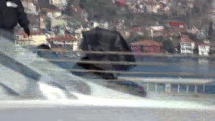 15 Temmuz Şehitler Köprüsünde Şemsiyeli Intihar Girişimi