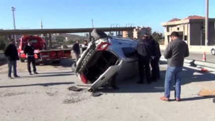 Otomobil, Otoban Gişelerinin Duvarına Çarptı: 1 Ölü