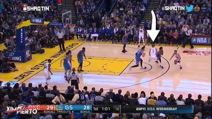 Le fou Shaqtin a fool qui distrait les passionnés du basket