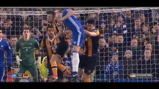 Veja o momento do choque de cabeças entre Ryan Mason e Cahill