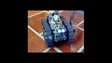 ROBÔ COM CONTROLE REMOTO E CÂMERA DE BORDO | Robots Series 001