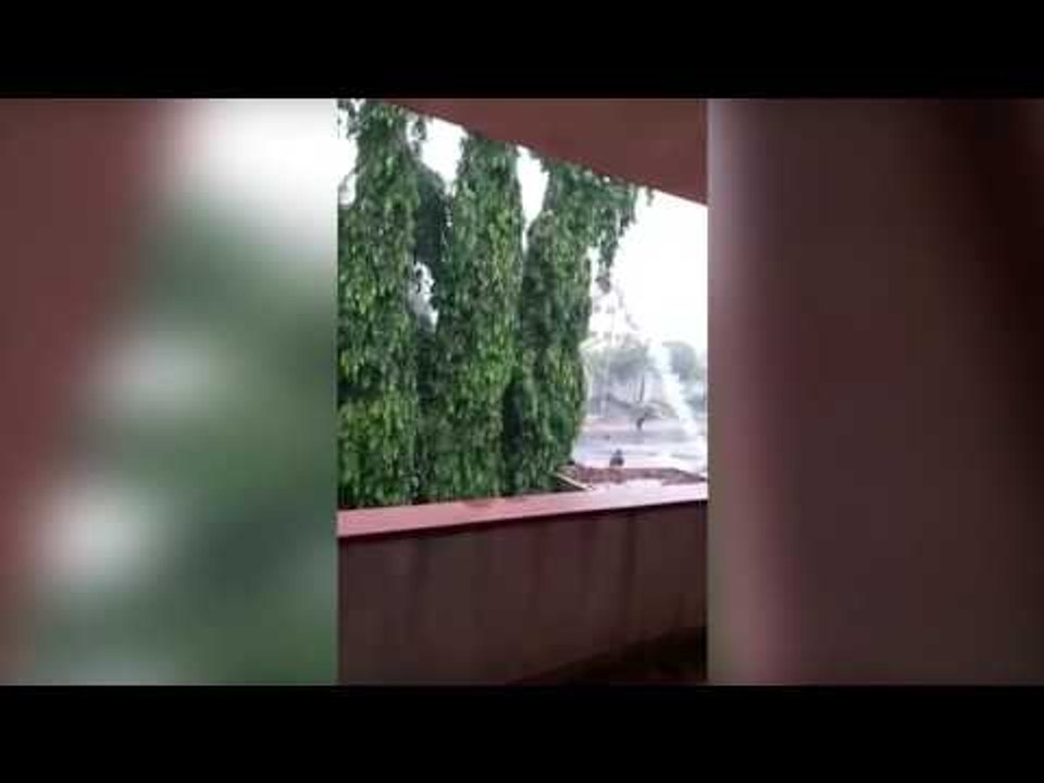 Manifestations des pompiers civils à Mpouto (Riviera), les policiers chargent