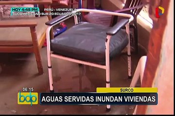 Surco: aguas servidas inundan viviendas