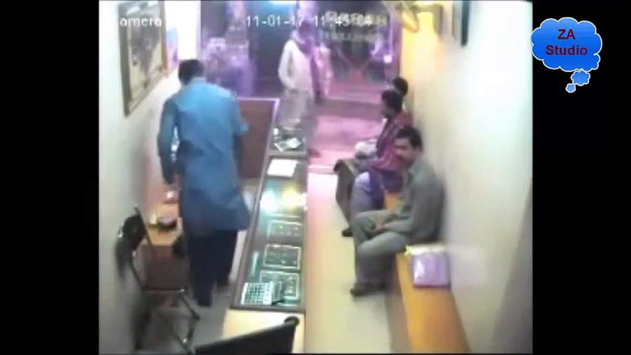 Robbery at Jewelry Shop its Shocking News 2017