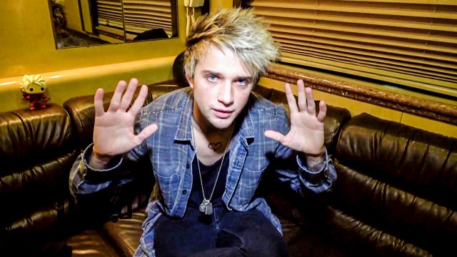 Dalton Rapattoni (from American Idol) - TOUR PRANKS Ep. 240