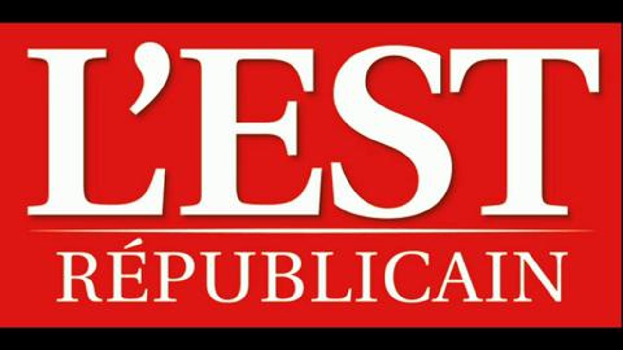 80 cigognes survolent le stade de Dampierre-les-Bois...