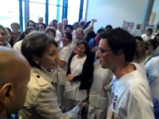 Accueil houleux pour Marisol Touraine au CHU de...