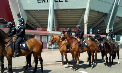 Pour la premiere fois, la police engage une brigade equestre au stade Marcel- Picot...