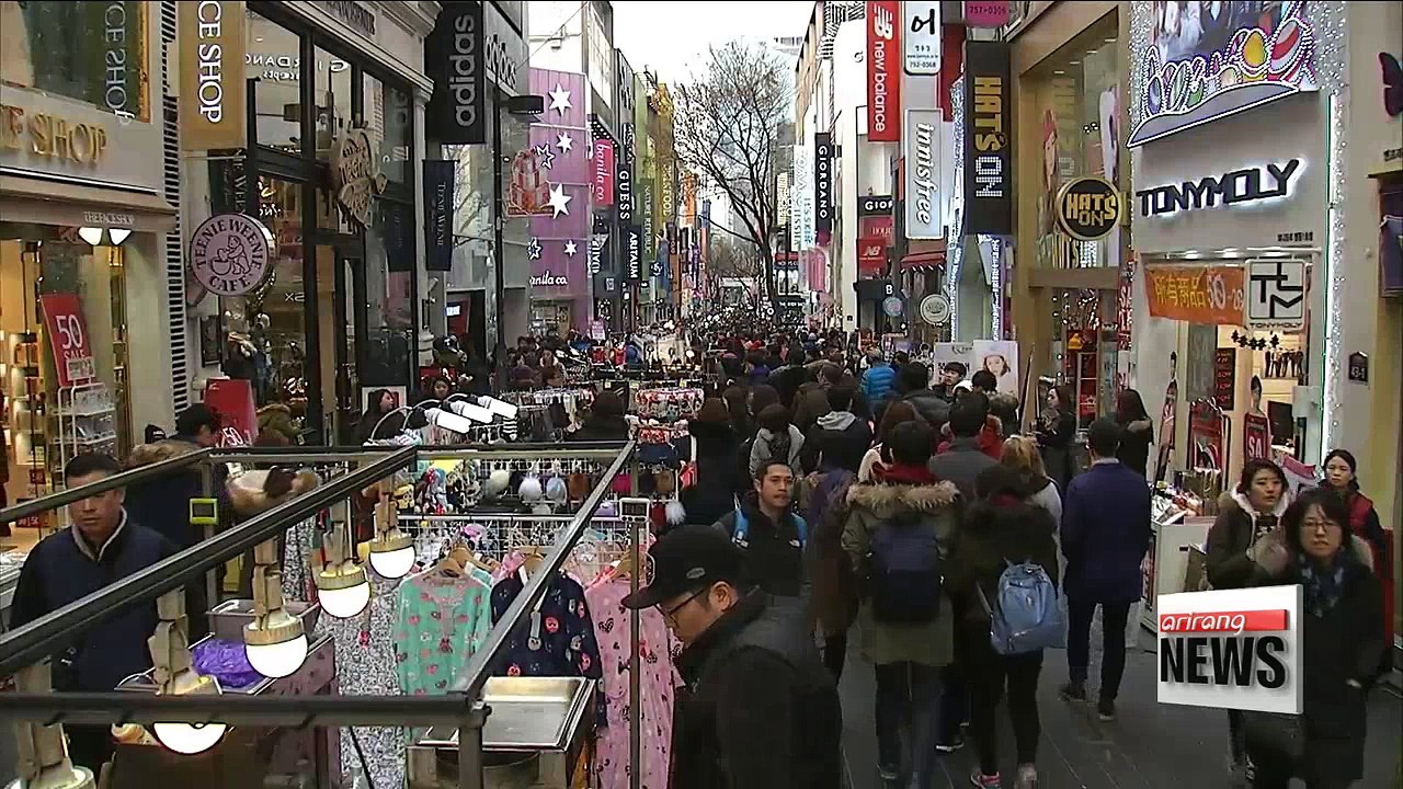 Young Koreans find pleasure in small purchases as spending trend takes hold