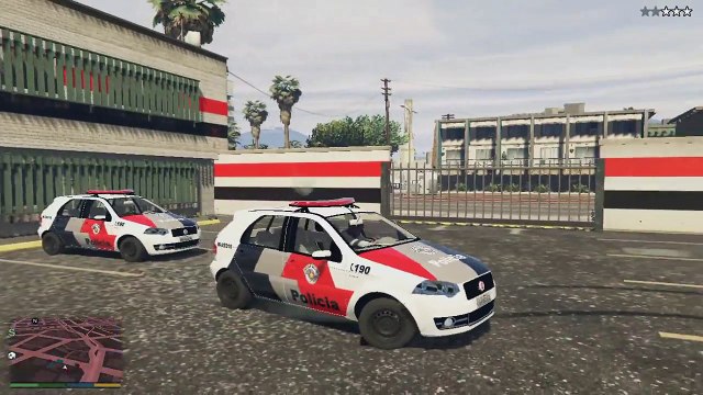 HOMEM FICA LOUCO ATACA POLICIAIS EM BATALHÃO DA PM SP