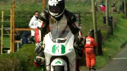 O vídeo mais incrível que eu já vi sobre corridas de motos.
