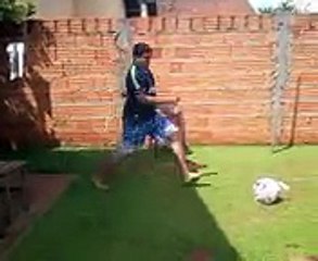 Fui imitar o Cristiano Ronaldo - olha no que deu