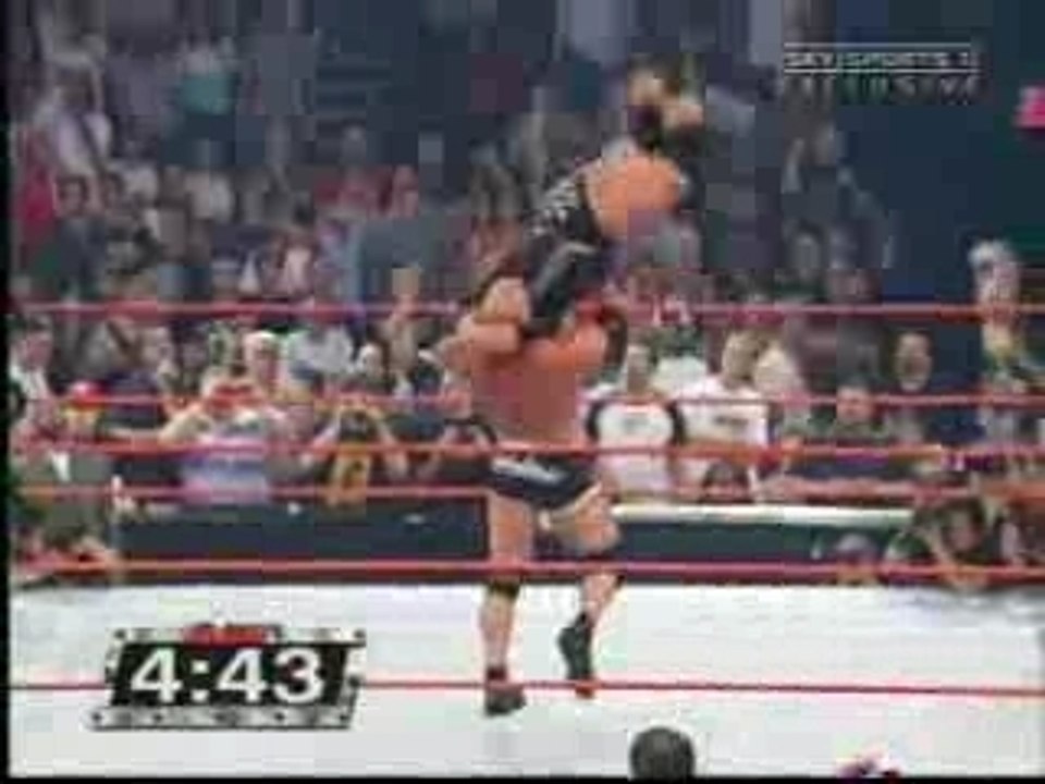 WWE - goldberg vs rodney mack