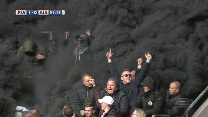 Championnat des Pays-Bas - 32ème journée - L'incroyable panache de fumée lors de PSV - AJAX