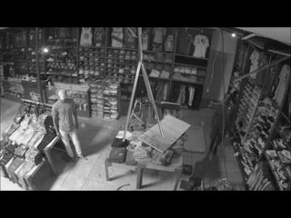 Man Breaks Into New Orleans Store Through Ceiling, Fails to Escape Same Way