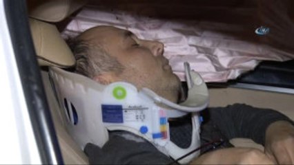 E-5 Karayolu'nda Lüks Araç Bariyere Saplandı: 1 Yaralı