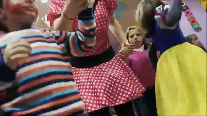 Animadores para fiestas infantiles, cumpleaños y comuniones a domicilio AEIOU