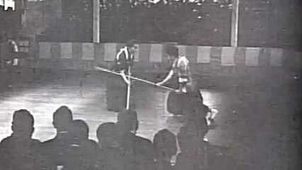 [速度調整済] 宮中済寧館武道大会 3 直心影流 園部秀雄 山内禎子 Sonobe Hideo [The original playback speed]