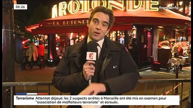 Emmanuel Macron fêtant sa victoire hier soir au restaurant avec Line Renaud, Stéphane Bern, Pierre Arditi, Daniel Cohn-B