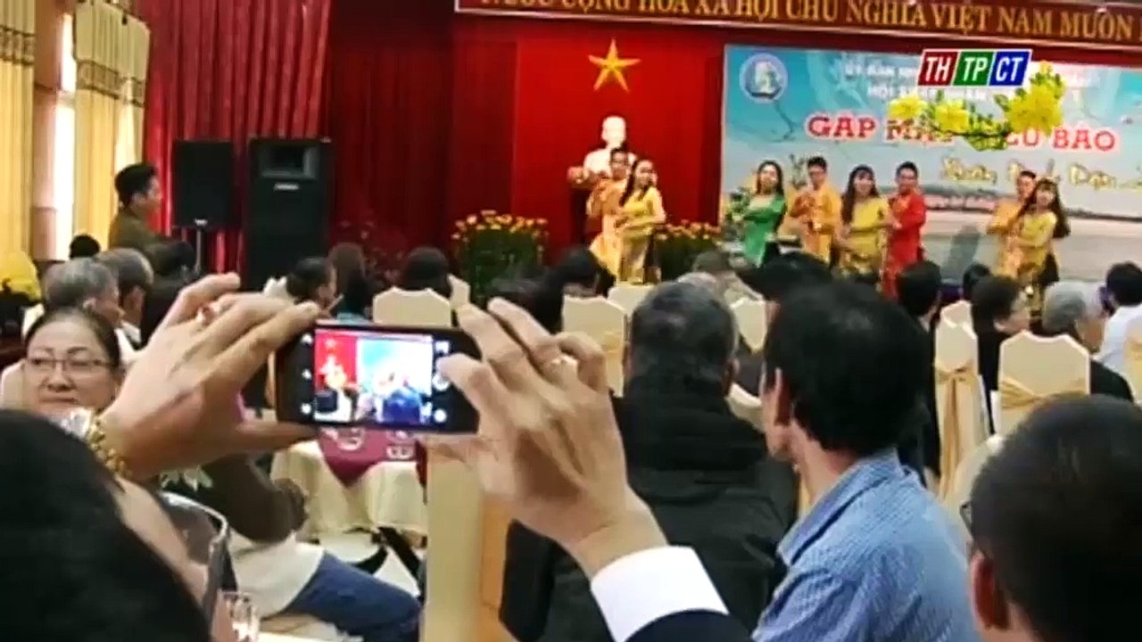 Quảng Ngãi_ Gặp mặt kiều bào về quê đón Tết