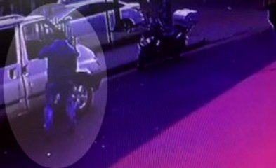 Ekmek Arabasından Para Çalan Hırsız Kamerada