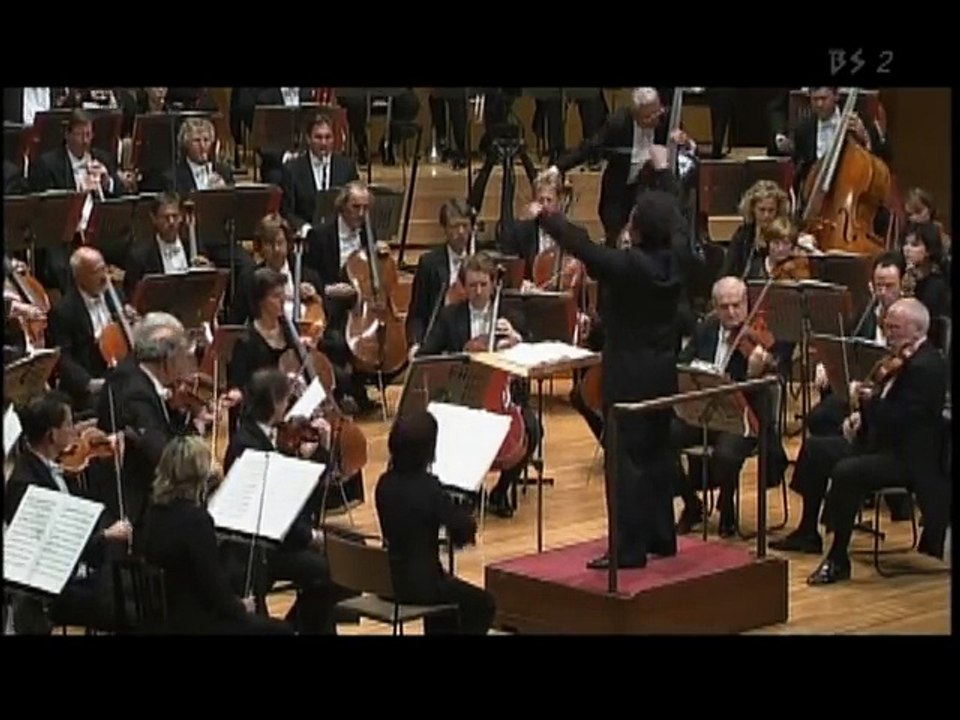 Shostakovich: Symphony No.7 "Leningrad" / Bychkov WDR Sinfonieorchester Köln (2003 Live) part 1/2