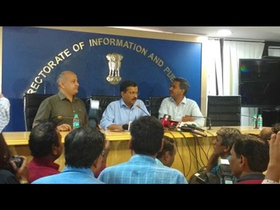 Shoe thrown at Arvind Kejriwal during Odd Even press conference