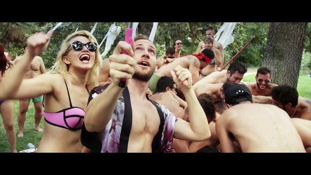 Tráiler Como la espuma , de Roberto Pérez Toledo con Sara Sálamo, Dani Muriel, María Cotiello, Miguel Diosdado