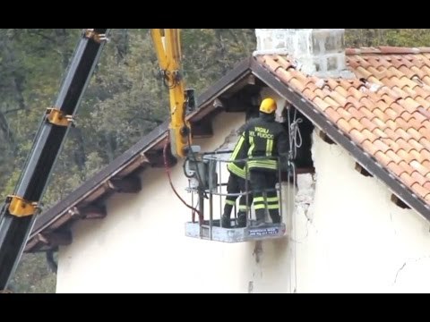 Preci (PG) - Terremoto, lavori chiesa San Leonardo a Montebufo -2- (24.04.17)