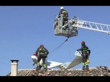 Sarnano (MC) - Terremoto, sostituzione telo su abitazione privata (24.04.17)