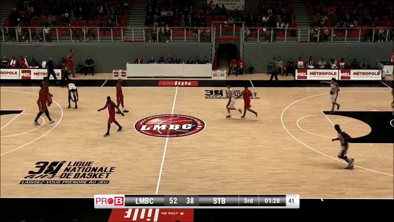 Dequan Jones poster dunk vs Le Havre