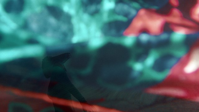 Silk Waves : la très chic leçon de surf d'Hermès