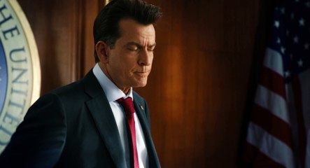 Machete Kills (2013) Machete fume pas