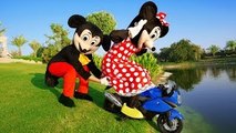 Is Minnie Mouse Falling Into a Lake Water?! w/ Frozen Elsa, Spiderman & Hulk Driving Car R