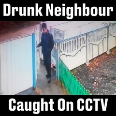 Un homme bourré qui essaye de rentrer à la maison!! Hilarant