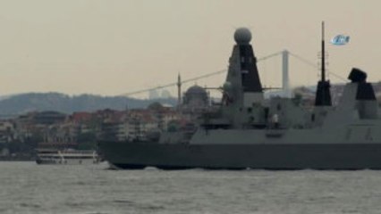 İngiliz Savaş Gemisi İstanbul Boğazı'ndan Geçti