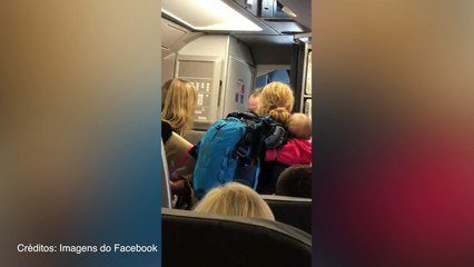 Comissário da American Airlines briga com passageiro
