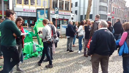 Les 7 délégués exclus de la CSC manifestent à Verviers