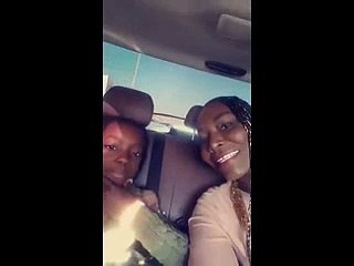 Coumba Gawlo Seck en toute complicité avec sa "fille"