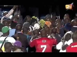 Modou Lo arrive en retard à la signature de contract - Bantamba  - 26 Juin 2012