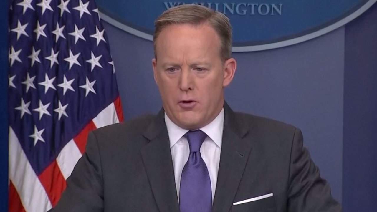 White House defends immigration order