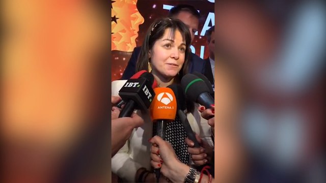 Canadian teacher Maggie MacDonnell wins $1m prize for work in remote Artic communities