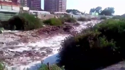 Download Video: Chile: Torrential rains and mudslides leave 4 million people in Santiago without water