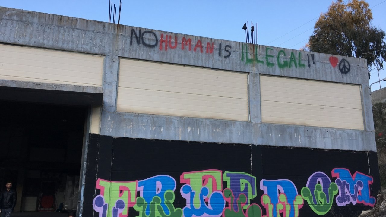 Refugee squat in Greece - 360 video