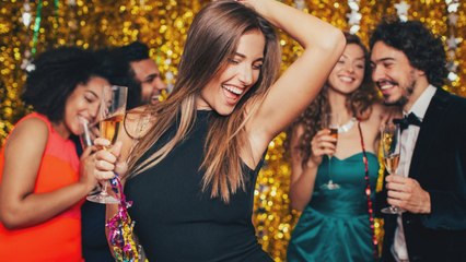 What are the most attractive dance moves for a woman?