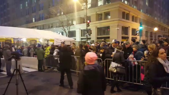Long lines as crowds gather for Donald Trump inauguration