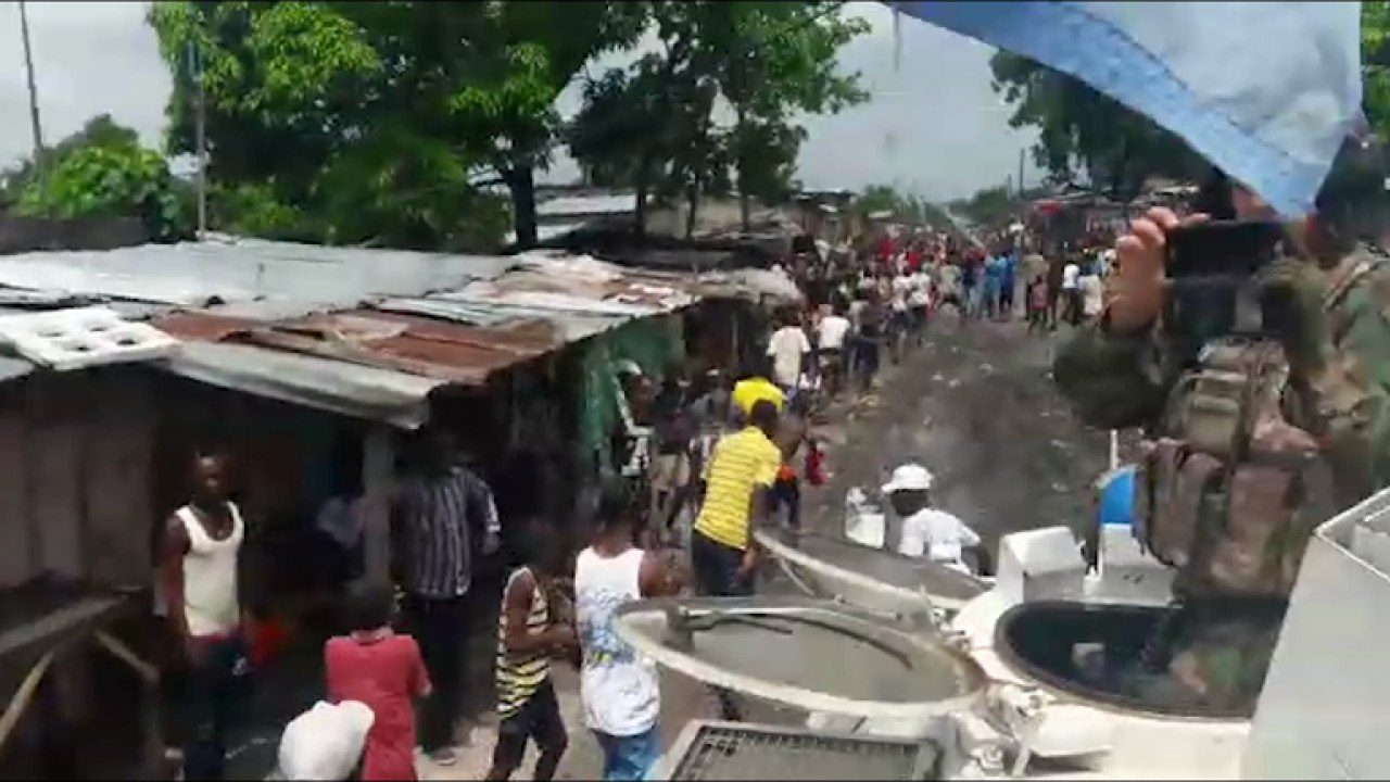 DRC people pour into the streets chanting for President Kabila to step down
