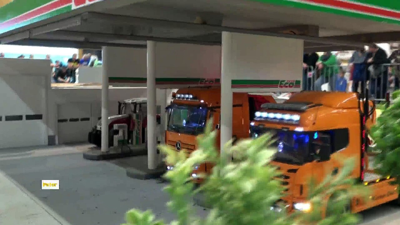 BAGGER BAU TRANSPORT