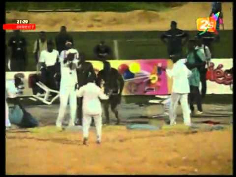 Combat de lutte -  Lac Rose vs  Ama Nekh  - 25 juin 2012