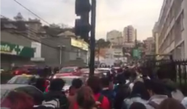 People Fill Central Chilean Streets as Earthquake Prompts Evacuation